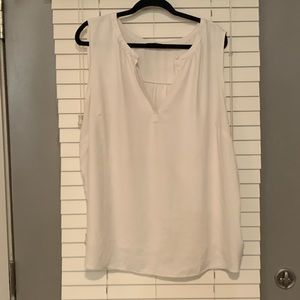 LOFT  PLUS sleeveless cream Mix media blouse